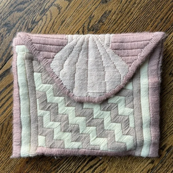 Vintage Handmade Clutch Cream and Pink Coastal Mermaid Seashell - Picture 2 of 8